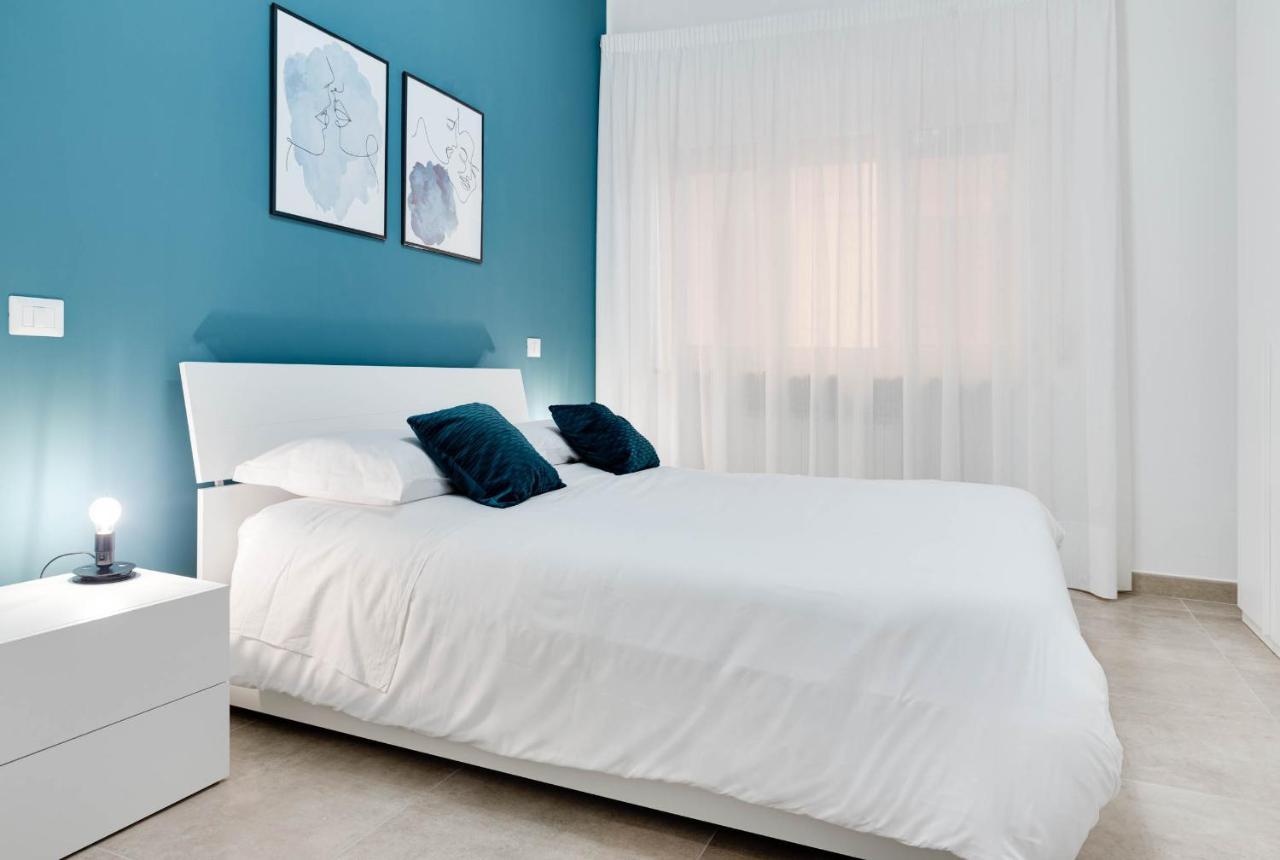 Storia & Mare - Free Parking - Castello Carlo V Apartment โครโตเน ภายนอก รูปภาพ