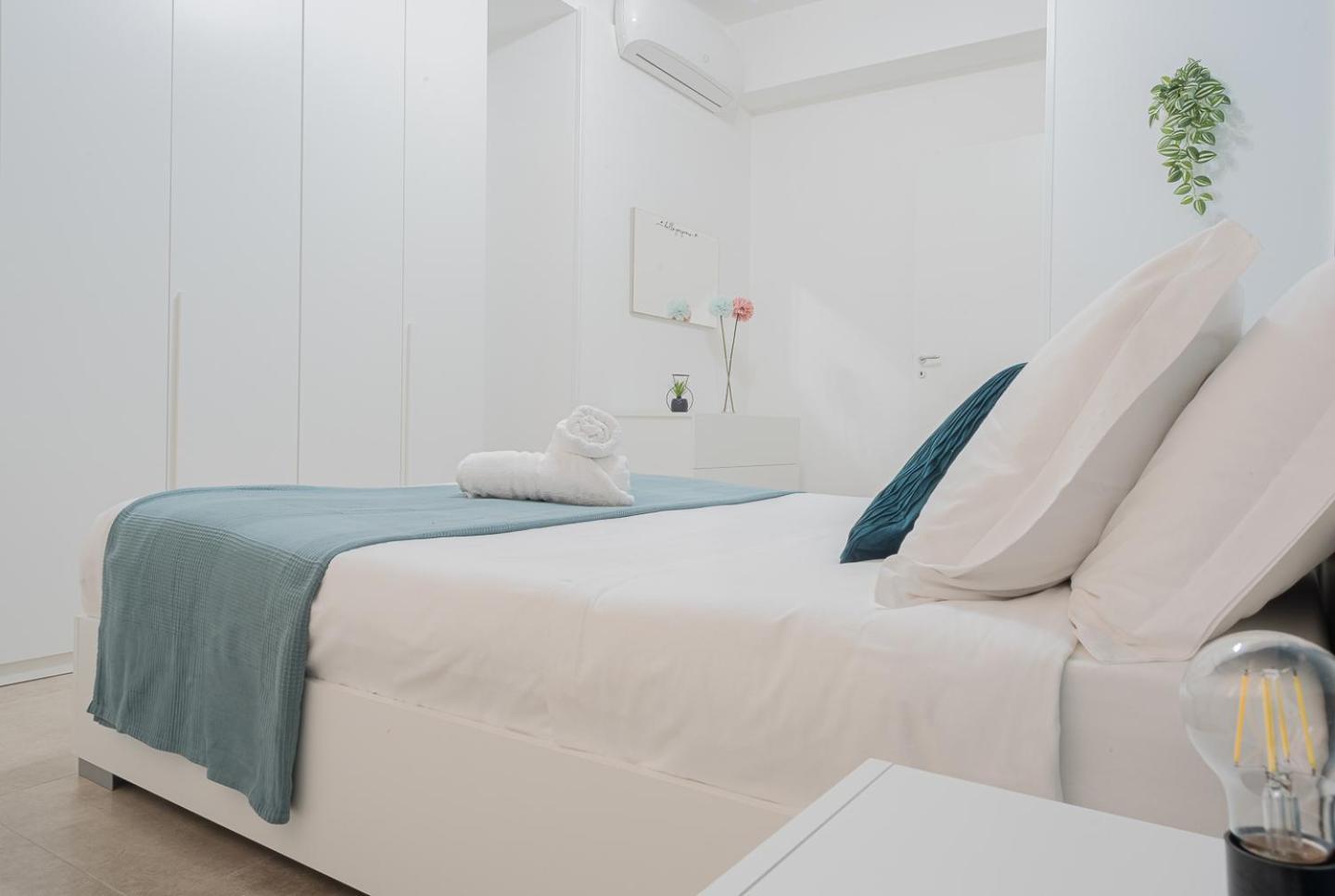 Storia & Mare - Free Parking - Castello Carlo V Apartment โครโตเน ภายนอก รูปภาพ